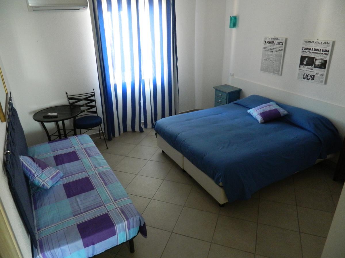 Chez Coco' Hotel La Maddalena  Buitenkant foto
